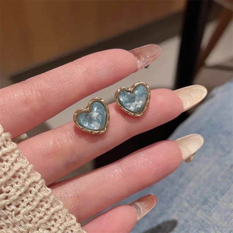 Blue Ocean Heart Shell Fragments Stud Earrings For Women Fashion Temperament Romantic Earrings Jewelry Wedding Party Gifts